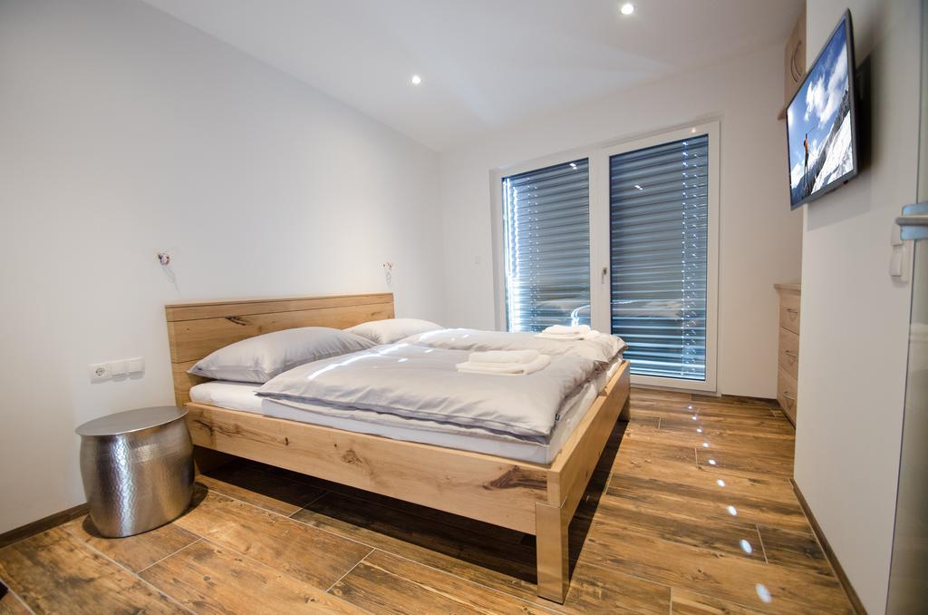 Superb Alpine Lodges By All In One Apartments Zell am See Exterior photo