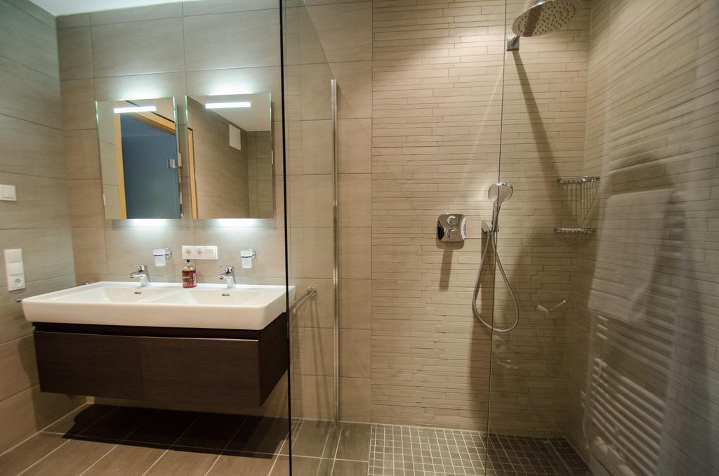 Superb Alpine Lodges By All In One Apartments Zell am See Exterior photo